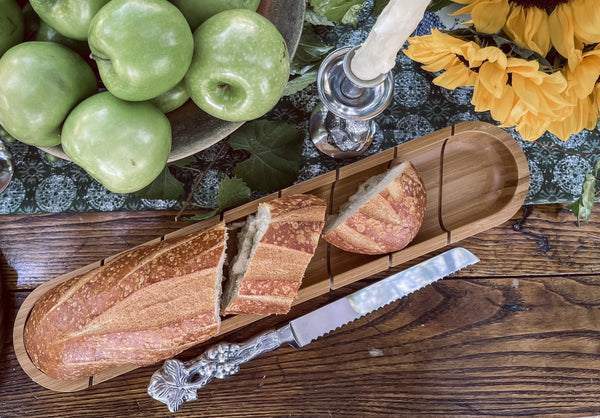 Baquette Board with Grape Bread Knife